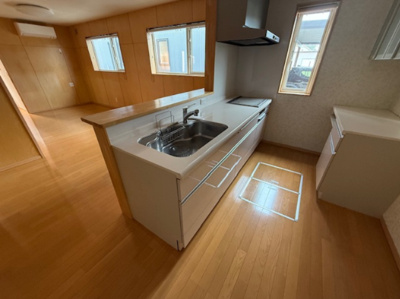 【キッチン】 | 篠木黒畑中古戸建 | １階　増設部分
