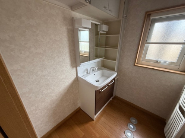 篠木黒畑中古戸建の独立洗面台|１階