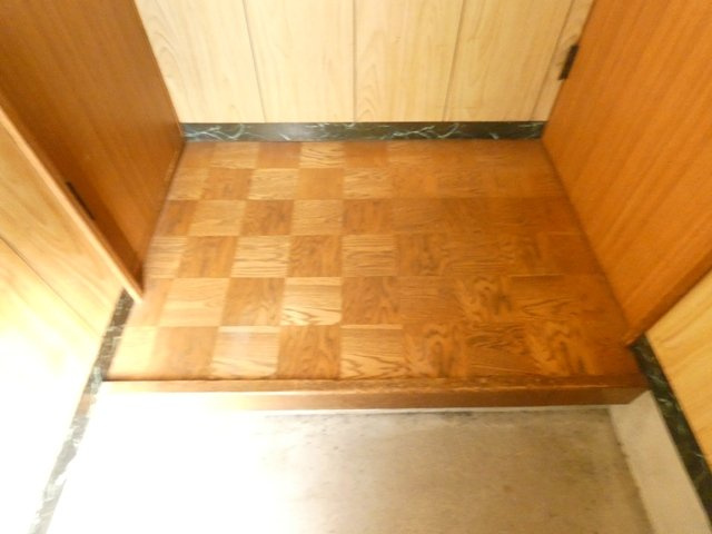 第一浅里ハイツの玄関