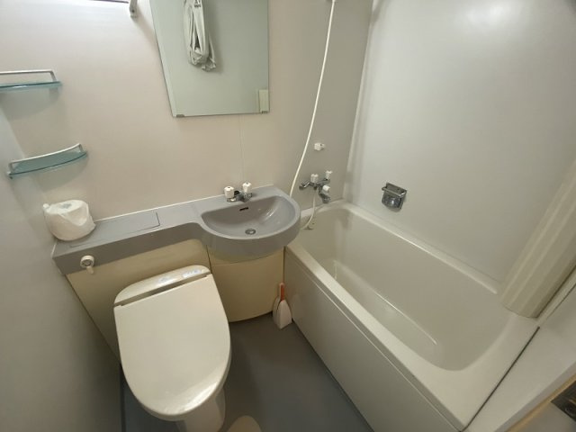 シャトーテル赤根崎の浴室