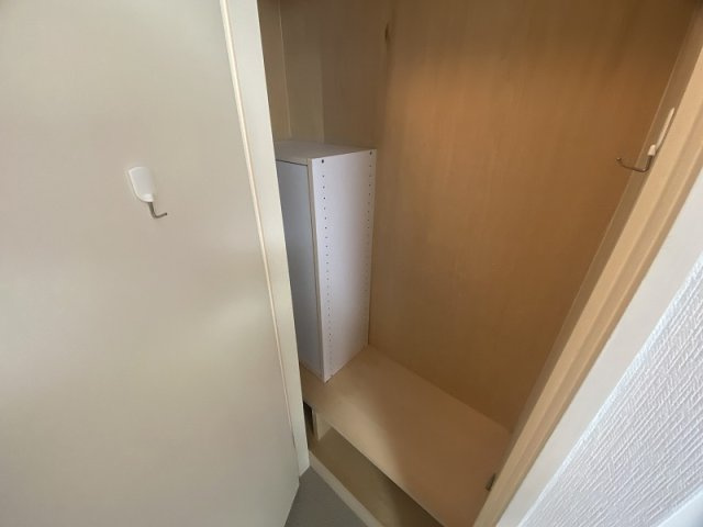シャトーテル赤根崎の収納