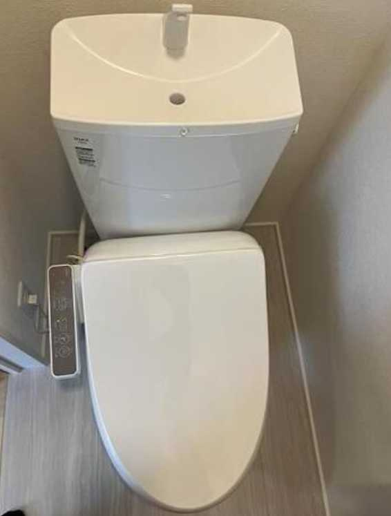ルシェロ　ウォークインクローゼット　築浅　角部屋のトイレ|温水洗浄便座☆