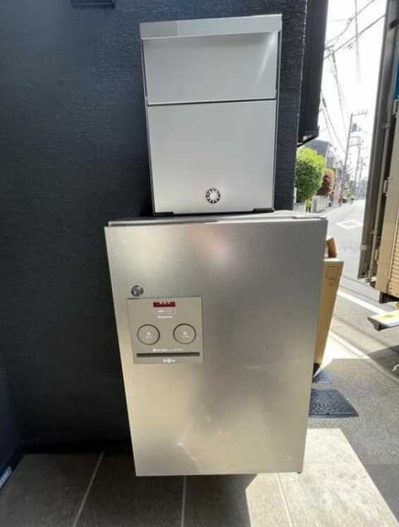 ルシェロ　ウォークインクローゼット　築浅　角部屋のその他共用部分|不在時にも便利な宅配ボックス☆