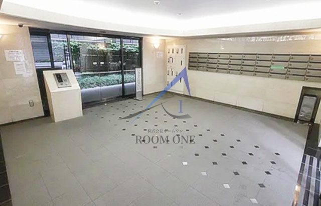 ルーブル新橋のエントランス|エントランスです。