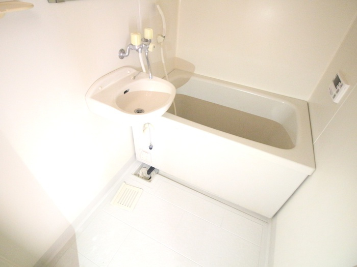 CAPITOL1996の浴室