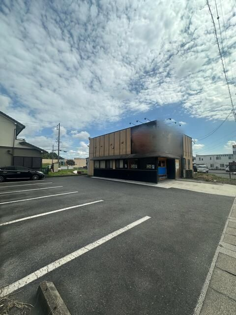 知多市寺本新町　貸店舗の外観