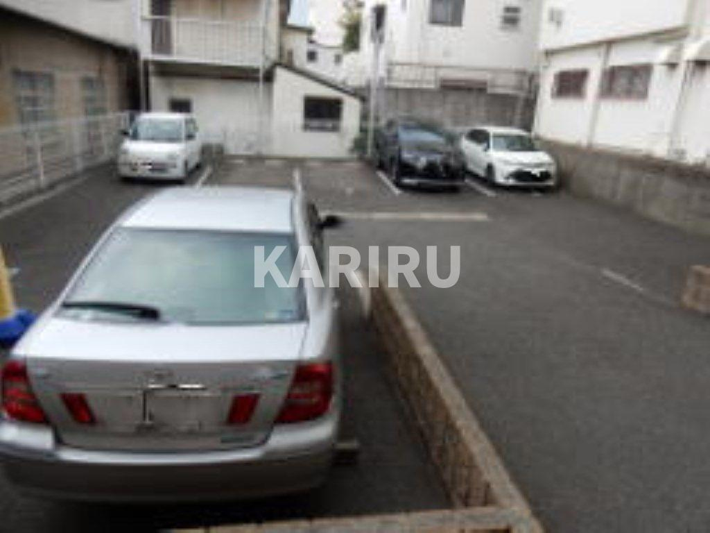 AH-BONⅡの駐車場