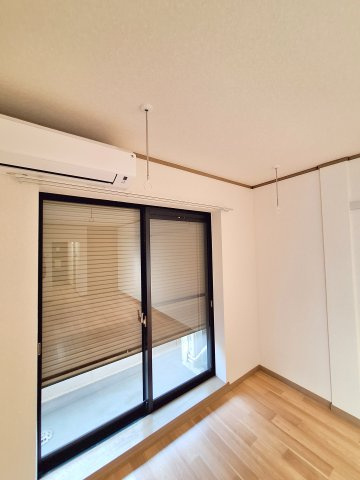 メゾンＮＡＫＡＯのセキュリティ|室内物干しフック付なのでラクラク☆
シャッターもあるのでしっかり防犯対策！