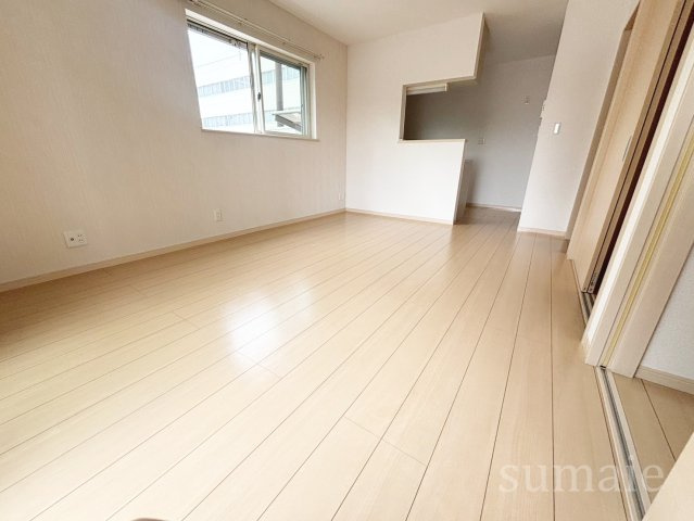 コートダジュールの居間・リビング|広々としたリビングです。