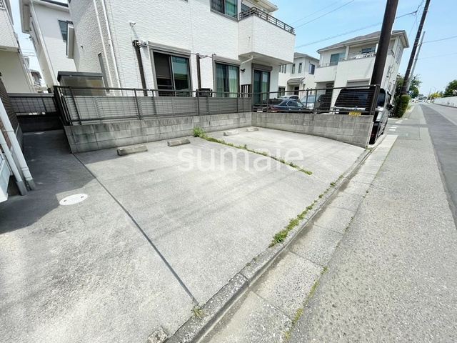 コートダジュールの駐車場|敷地内駐車場です。