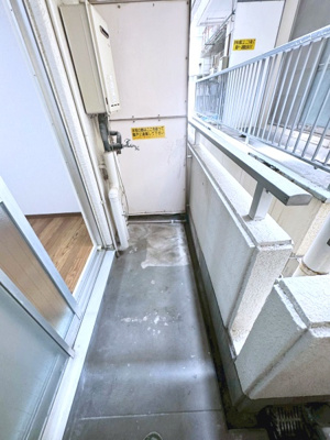 【バルコニー】 | ALPS山下町 | バルコニーには洗濯機置場あり