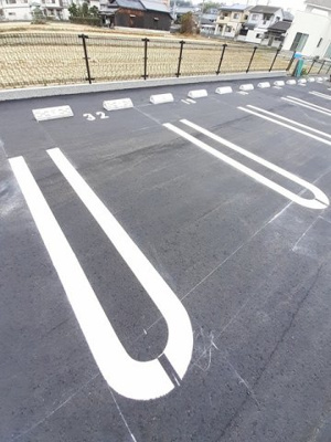 【駐車場】 | サニーヴィラⅢ | 駐車場に車を止められます