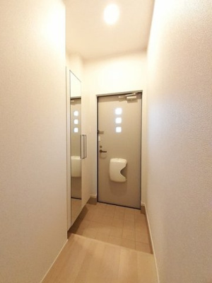 【玄関】 | サニーヴィラⅢ | 明るい玄関です