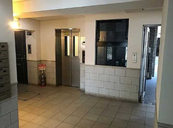 ダイアパレス三宿ベネヴィータ　分譲賃貸　南西角部屋　渋谷迄一駅のロビー