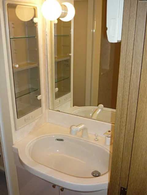 ダイアパレス三宿ベネヴィータ　分譲賃貸　南西角部屋　渋谷迄一駅の洗面所