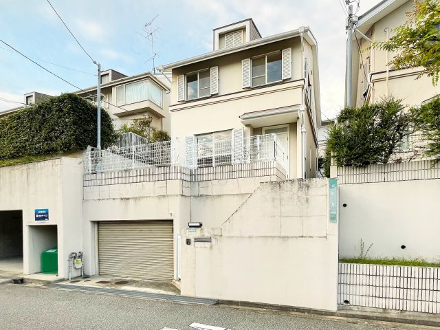 ヴィラ・セリゼー　戸建西