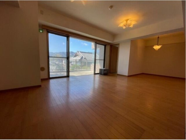 メビウスブレイン熱海東山の居間・リビング