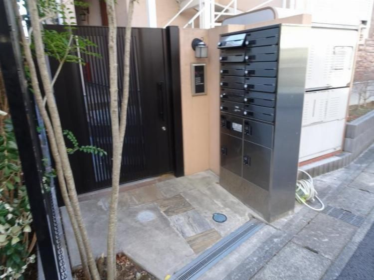 【エントランス】