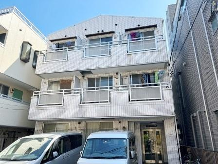 ベルメゾン片岡の外観