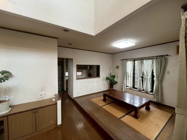 鳥山上町　中古戸建ての居間・リビング