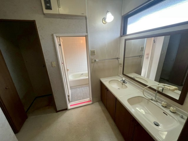 鳥山上町　中古戸建ての脱衣所