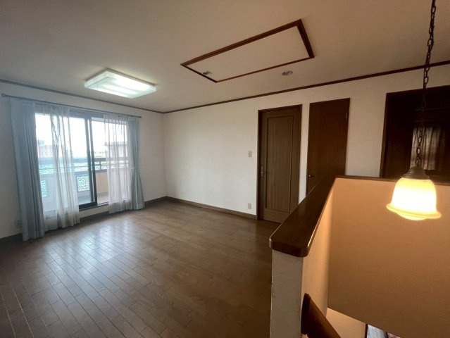 鳥山上町　中古戸建ての洋室