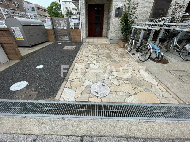 リブリ・BYZOのエントランス