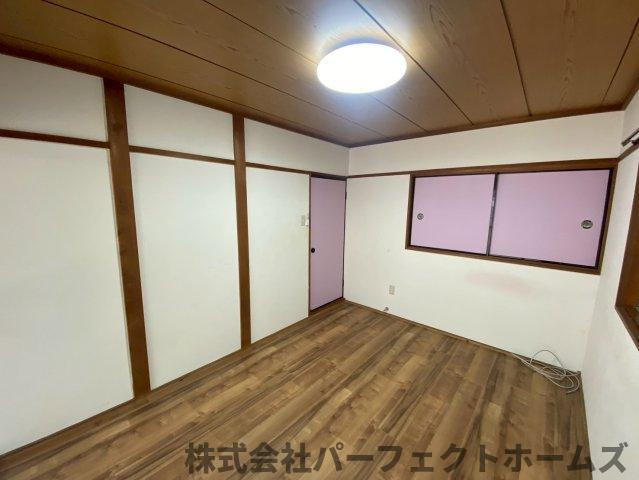 松丘町OC一戸建の洋室|ゆったりした洋室です