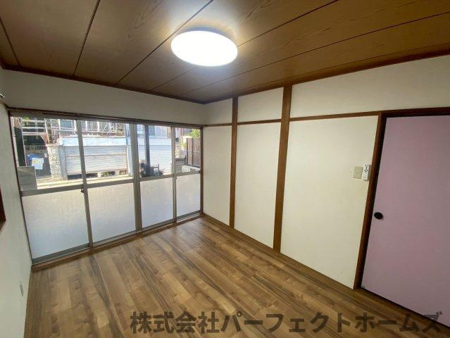 松丘町OC一戸建の居間・リビング