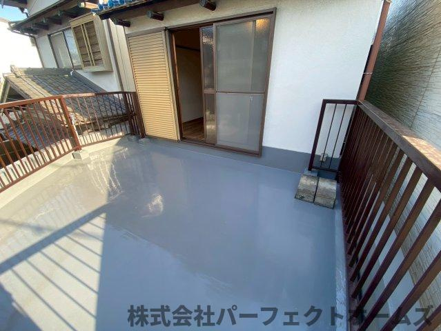 松丘町OC一戸建のバルコニー|外からの目が気にならないバルコニーで洗濯物が干せます