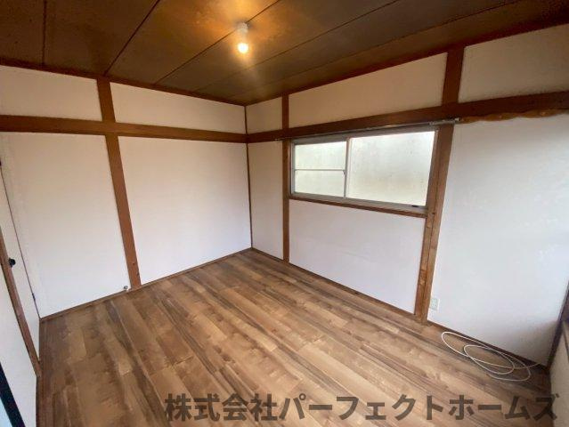 松丘町OC一戸建の洋室|明るい洋室です