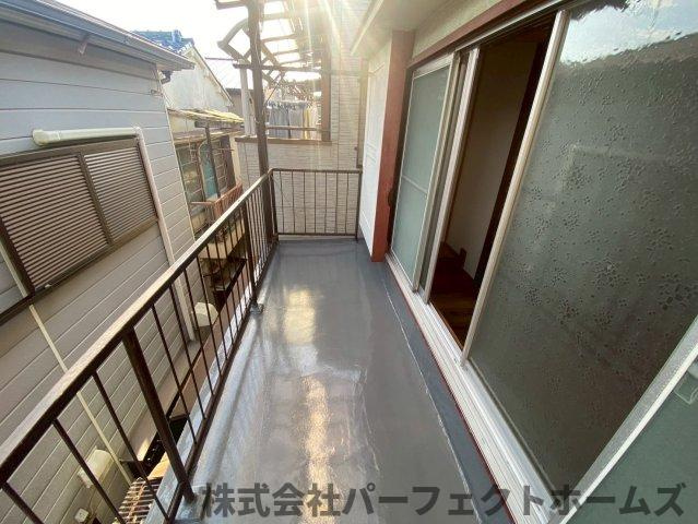 松丘町OC一戸建のバルコニー|開放的で明るい空間を演出してくれるバルコニーです