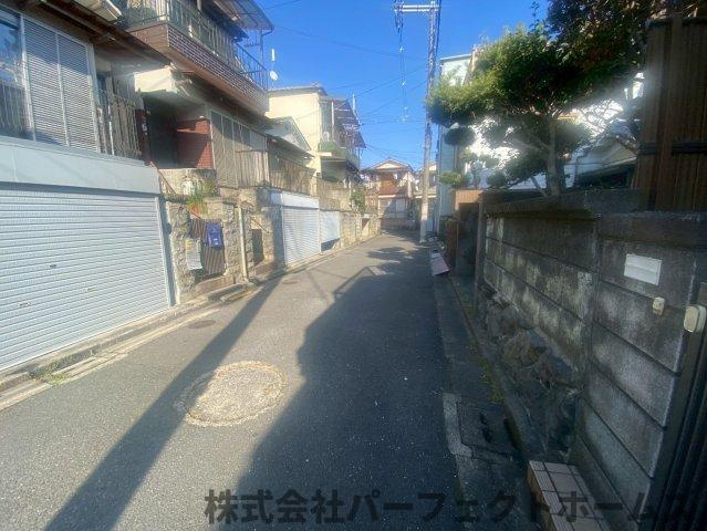 松丘町OC一戸建の前面道路含む現地写真|前面道路含む現地写真です