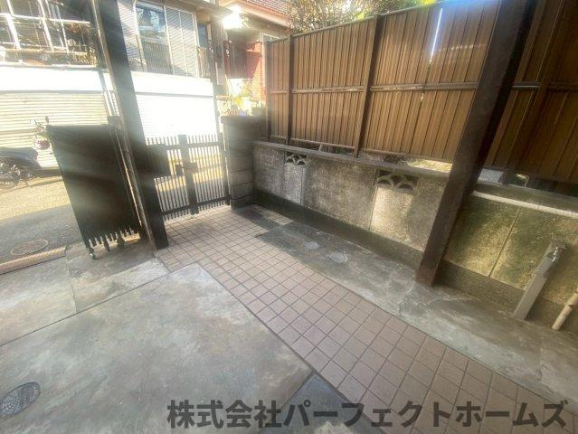 松丘町OC一戸建の駐車場|駐車場があります