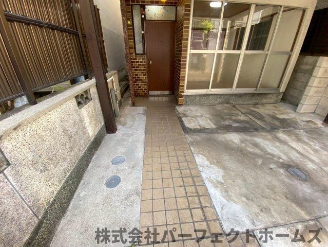 松丘町OC一戸建の玄関|ゆったりとした玄関です