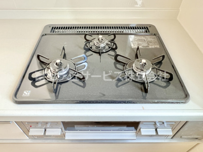 【その他】 | 富士宮市淀師 12期 新築一戸建て 1号棟 | 3口コンロです