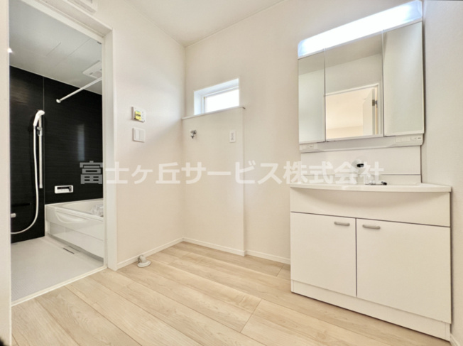 【脱衣所】 | 富士宮市淀師 12期 新築一戸建て 1号棟 | 脱衣場です