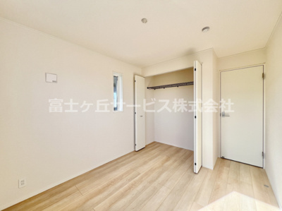 【洋室】 | 富士宮市淀師 12期 新築一戸建て 1号棟 | 5.2帖の洋室です