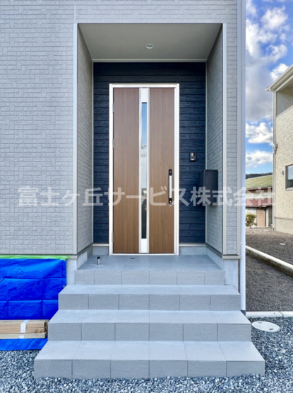 【エントランス】 | 富士宮市淀師 12期 新築一戸建て 1号棟 | エントランスです