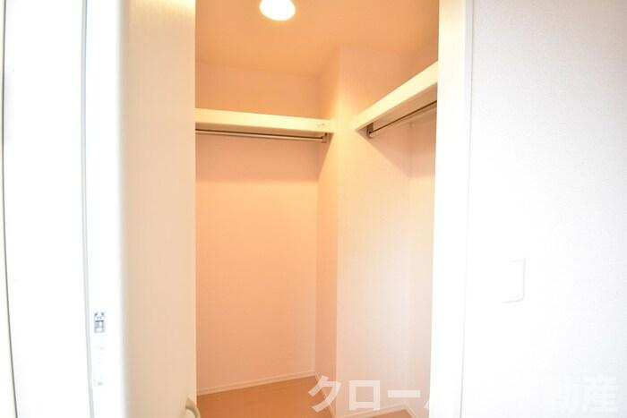 エスポワール津森 B棟の収納|ウォークインクローゼット