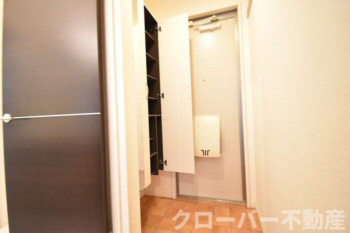 エスポワール津森 B棟の玄関|シューズボックス（トールタイプ）