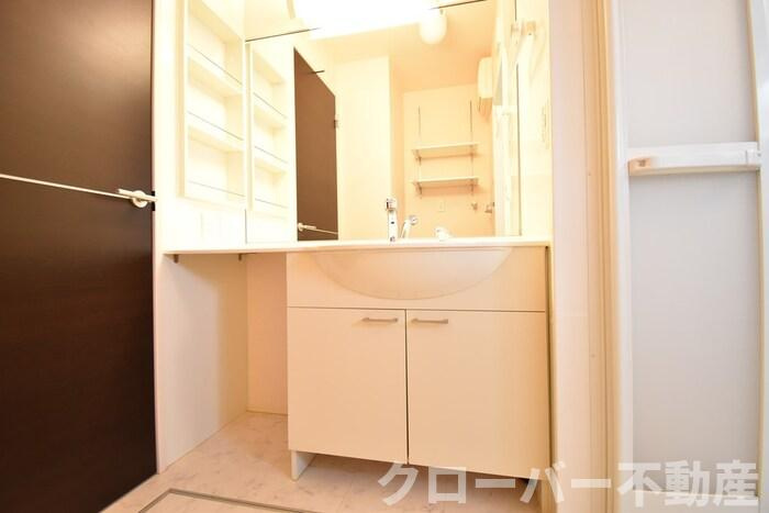 エスポワール津森 B棟の独立洗面台|洗髪洗面化粧台