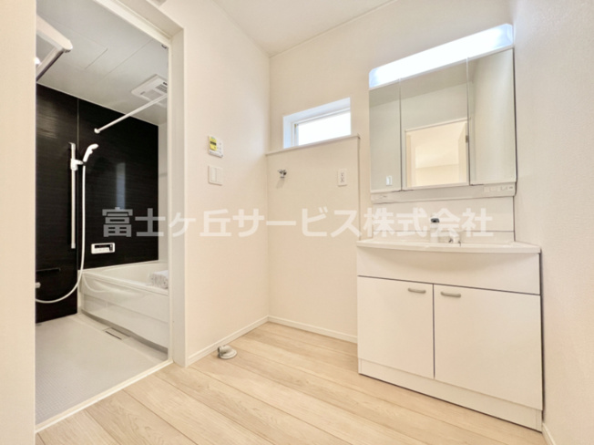 【脱衣所】 | 富士宮市淀師 12期 新築一戸建て 2号棟 | 脱衣場です