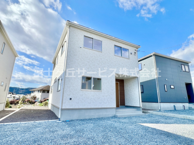 【外観】 | 富士宮市淀師 12期 新築一戸建て 2号棟 | 建物外観を気になさる方へ、見た目の良い物件です