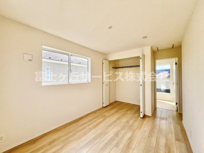 【寝室】 | 富士宮市淀師 12期 新築一戸建て 2号棟 | 7帖の寝室です