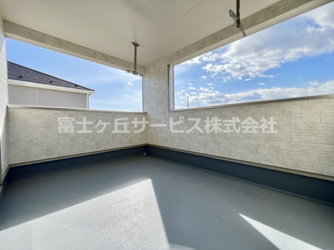 【バルコニー】 | 富士宮市淀師 12期 新築一戸建て 2号棟 | 陽当たり良好なバルコニーです
