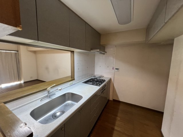 ジェム川口プライムアベニューのキッチン|リフォーム工事前：キッチン　こちらも真新しいキッチンに生まれ変わります！