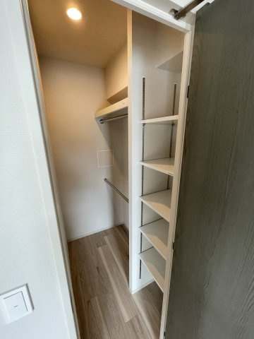 アーバネックス新町の収納|アーバネックス新町　ウォークインクローゼット