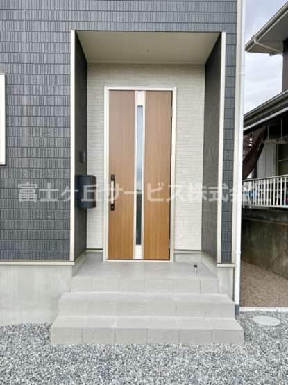 【エントランス】 | 富士宮市淀師 12期 新築一戸建て 4号棟 | エントランスです