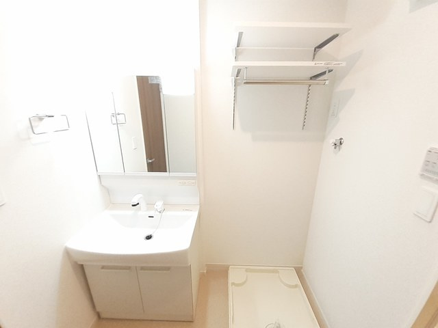 スイレンティ　１の独立洗面台|洗面所